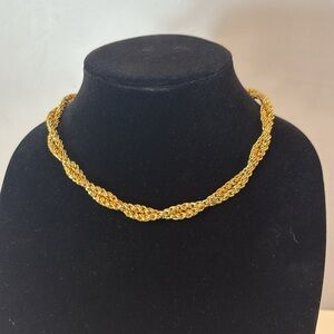 Monet vintage twisted rope goldtone necklace 18”